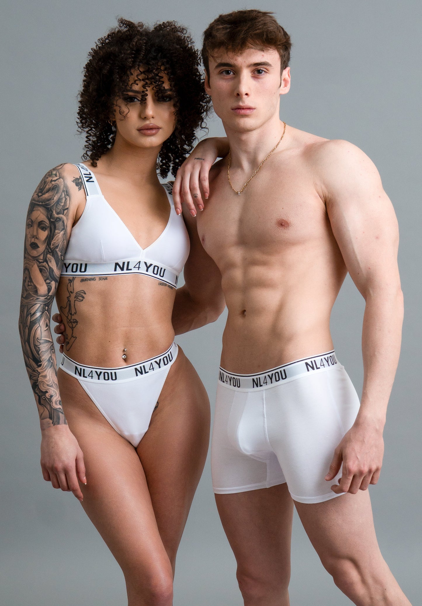 "Matching Couple Set" - Pachet promoțional de lenjerie intimă pentru cupluri: Set pentru femei + 2 boxeri pentru bărbați, culoare la alegere