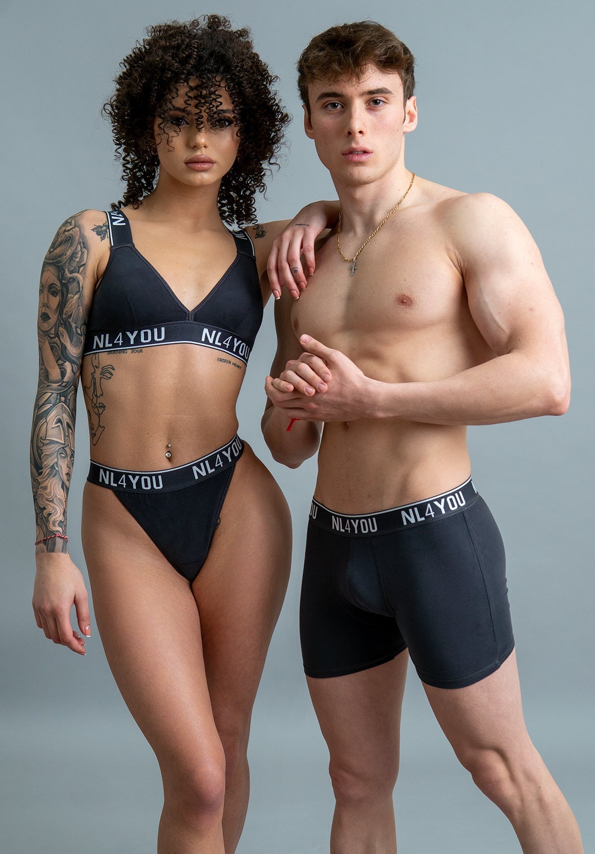 "Matching Couple Set" - Pachet promoțional de lenjerie intimă pentru cupluri: Set pentru femei + 2 boxeri pentru bărbați, culoare la alegere